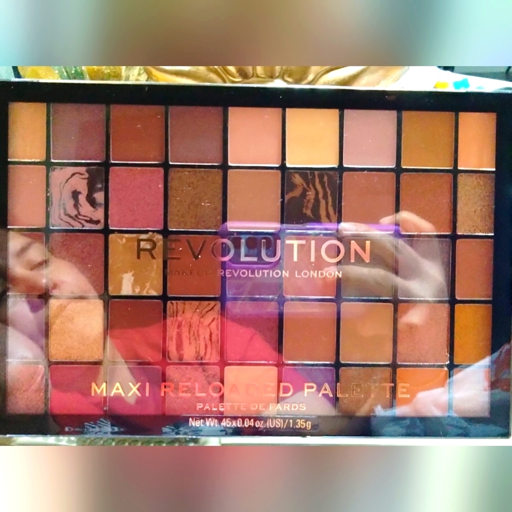 Revolution palette